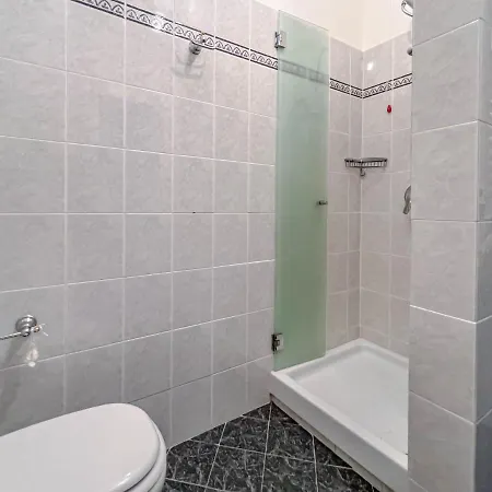 Grande Appartamento Sopra Corte Di Mare *
