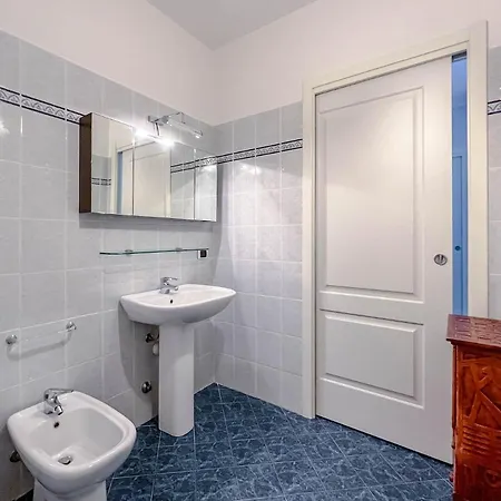 Grande Appartamento Sopra Corte Di Mare Appartement *