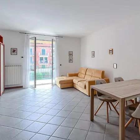 Grande Appartamento Sopra Corte Di Mare Varazze