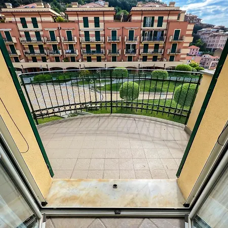 Grande Appartamento Sopra Corte Di Mare * Varazze